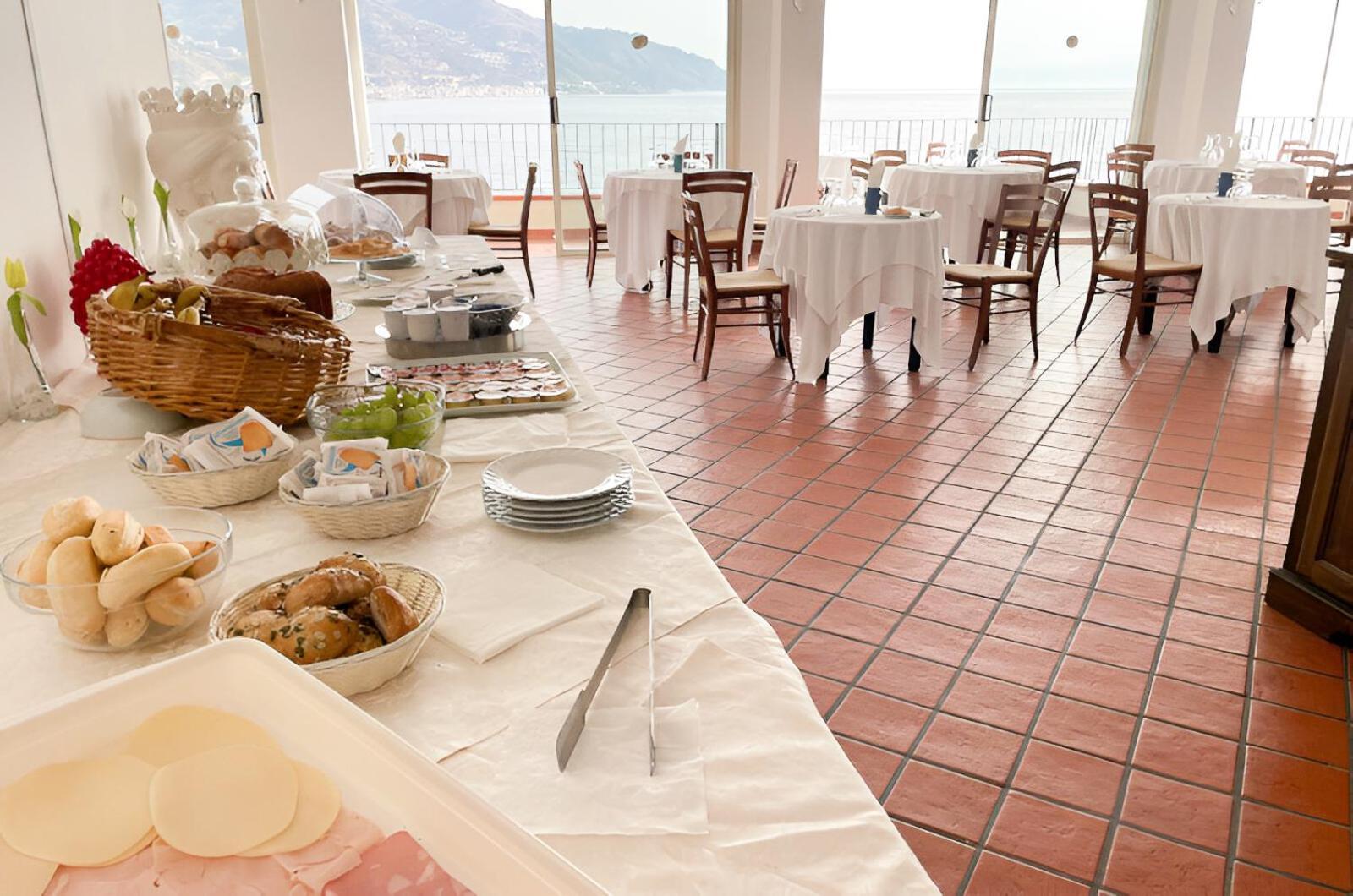 Hotel Hotiday Collection -